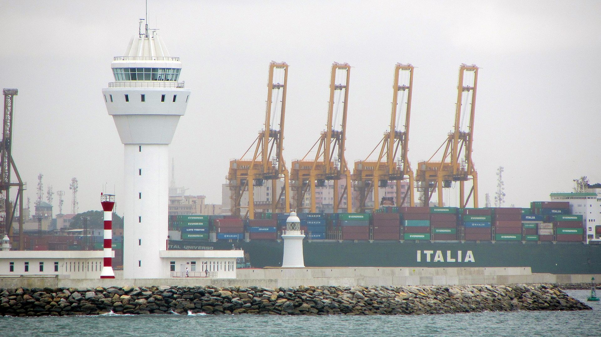 Colombo harbour container terminal