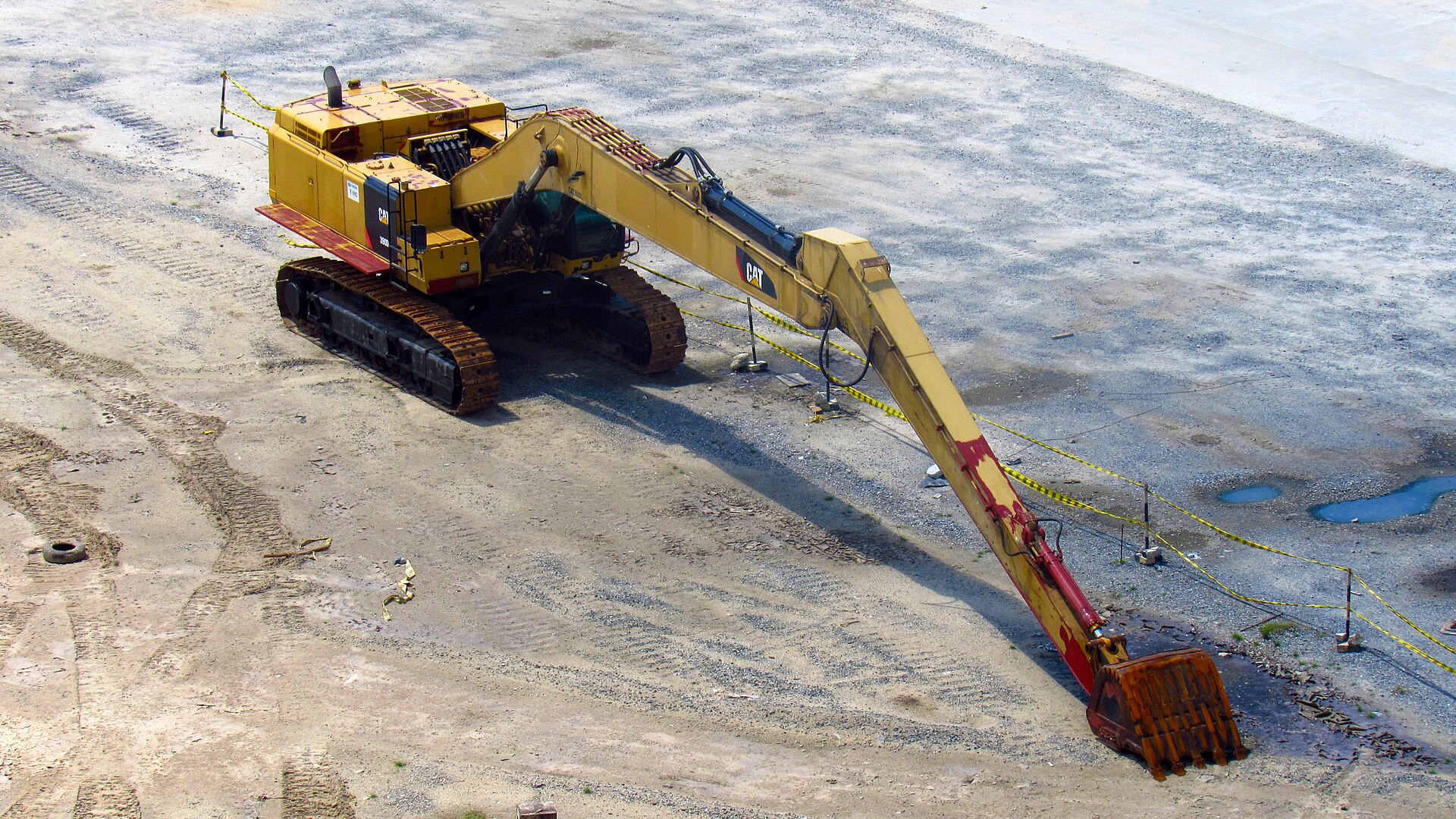 Port machinery at Colombo Harbour